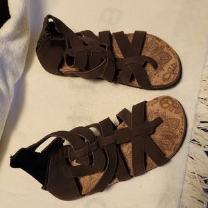 Muk luks sueded gladiator sandal gently used